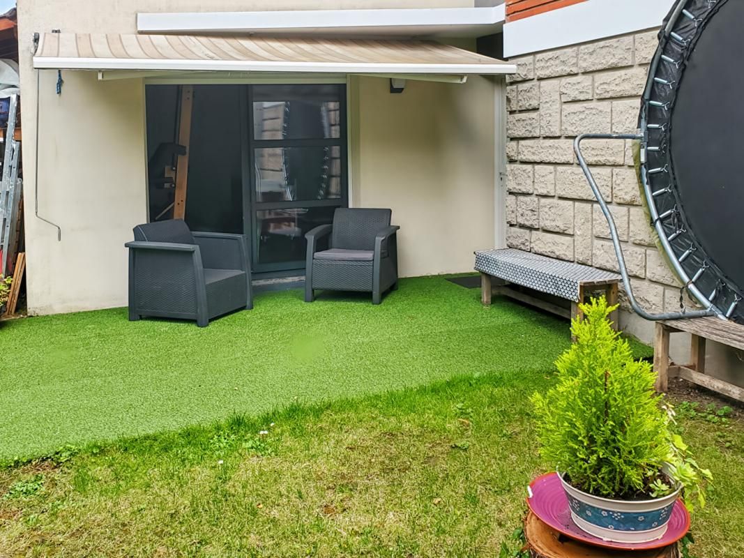 VAIRES-SUR-MARNE Grande maison familiale avec jardin arboré - Idéale pour une grande famille, une profession libérale ou deux foyers 2