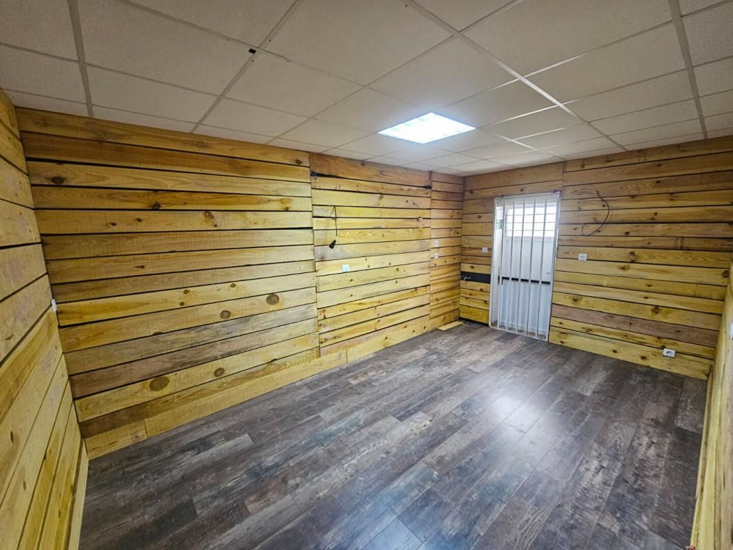 CHOLET SECTEUR CHOLET - LOCAL PROFESSIONNEL 400 m² , Terrain 1.000 m² 4