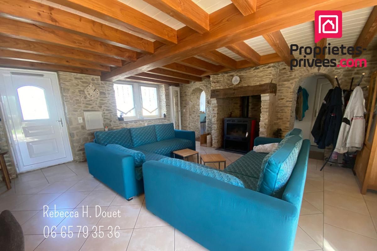 FEREL A vendre : Charmante maison en pierre à proximité de la mer ! 3