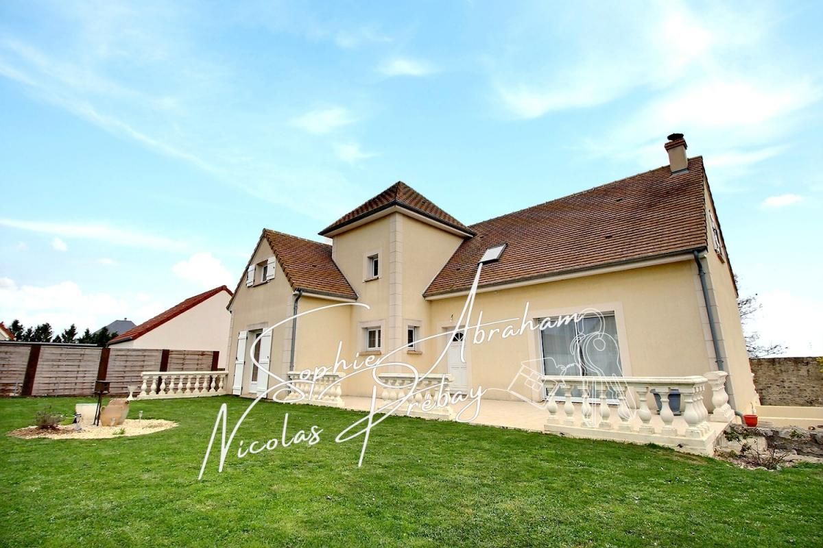 Maison individuelle sur sous-sol total avec dépendance aménageable et jardin clos