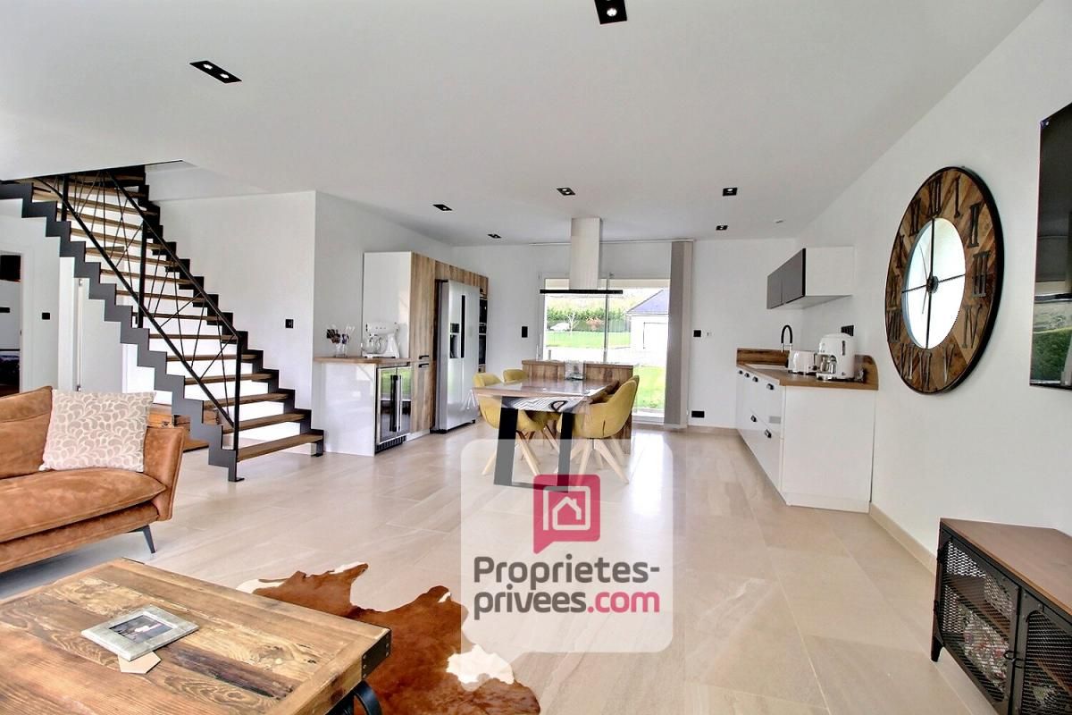 AMILLY A VENDRE MAISON CONTEMPORAINE RECENTE 5 PIECES, 4 CHAMBRES, TERRAIN CLOS 3476 m2 3