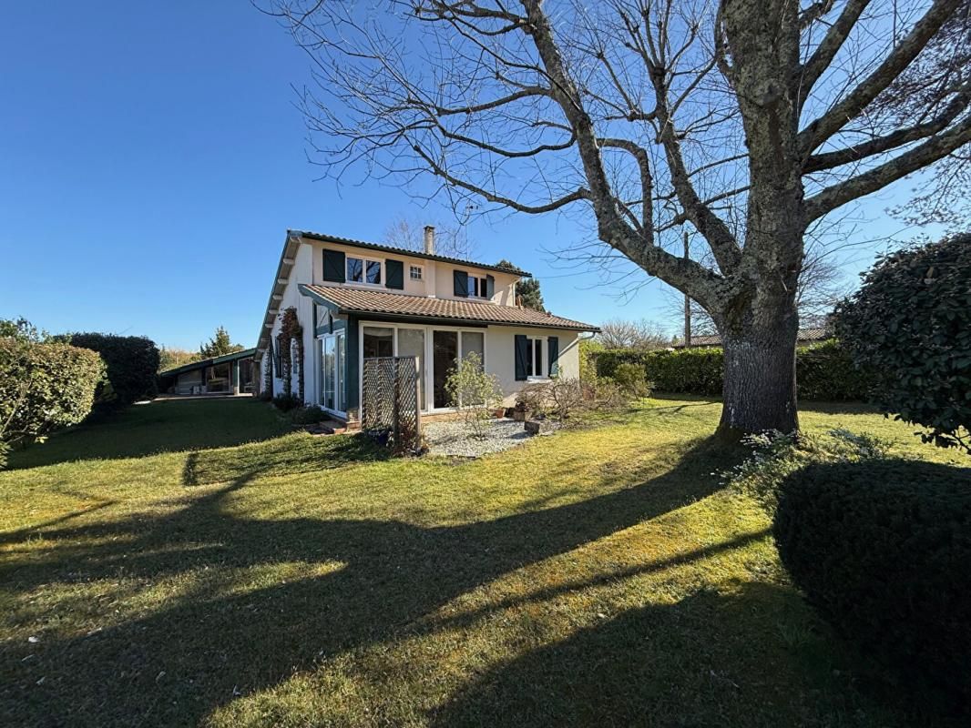 SALLES ENSEMBLE IMMOBILIER MAISON, DEPENDANCE, PISCINE ET ANNEXES 4