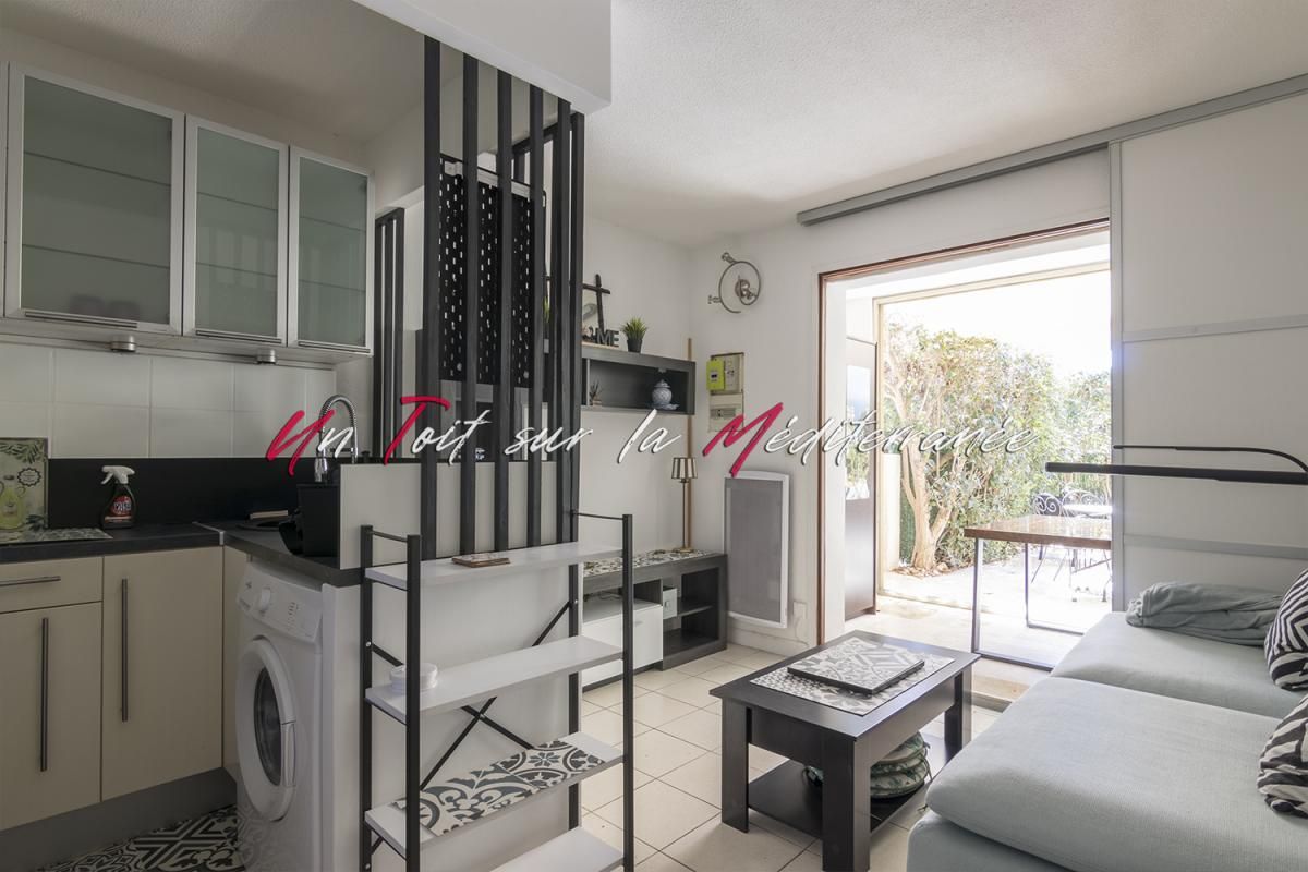 LA LONDE-LES-MAURES Appartement T2 en rez de jardin à La Londe Les Maures 2 pièce(s) 25 m2 2