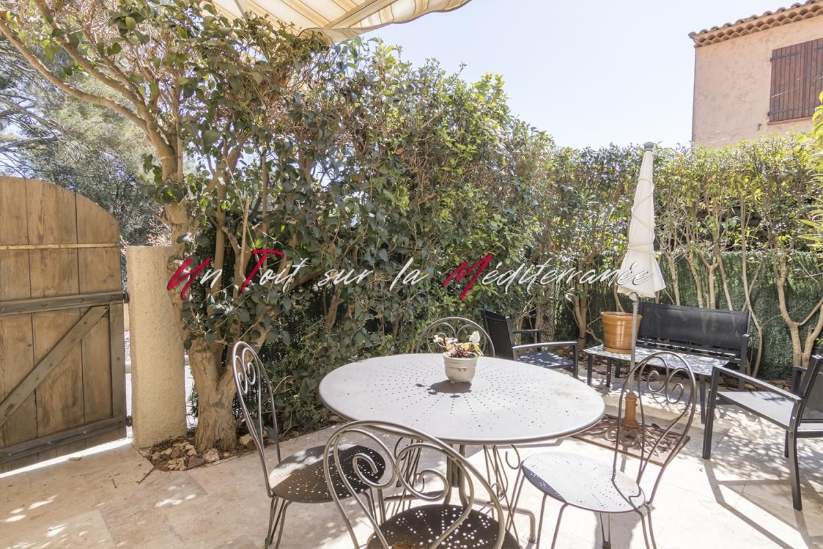 LA LONDE-LES-MAURES Appartement T2 en rez de jardin à La Londe Les Maures 2 pièce(s) 25 m2 4
