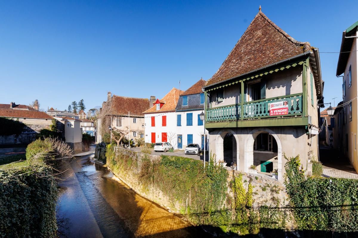 SALIES-DE-BEARN Maison de 6 pièces + appartement T3 à restaurer 4