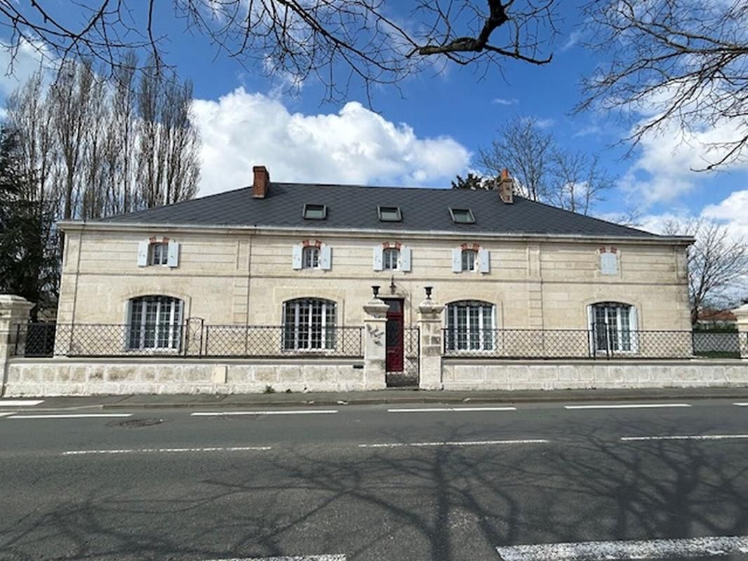 Maison 11 pièce(s) 294 m2
