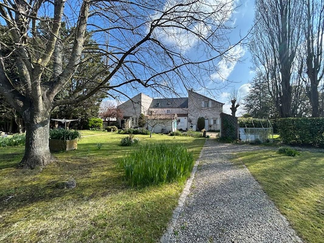 ROCHEFORT Maison  11 pièce(s) 294 m2 3