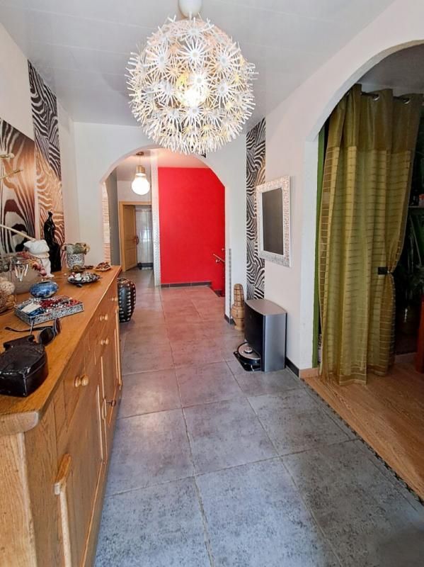 SAINT-JEAN-SUR-MOIVRE Maison d'architecte 8 pièce(s) 222 m2 COURTISOLS 2