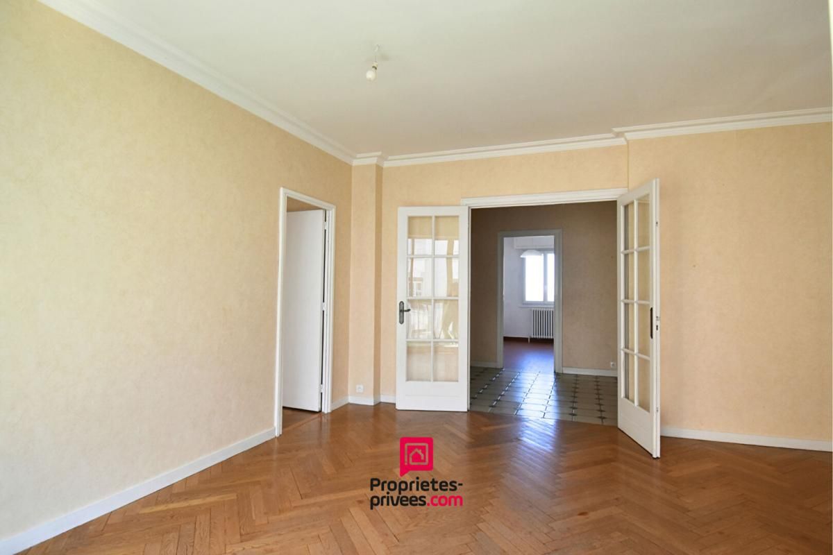 VILLEURBANNE T4 de 103m2 Grand potentiel à 5 min des Gratte-Ciel, Villeurbanne 3