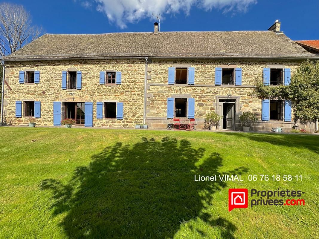 Ensemble immobilier avec 2 maisons et dépendances