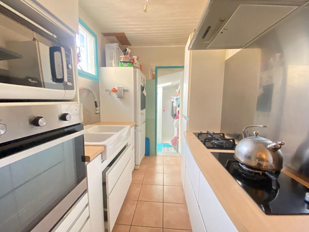 BORDEAUX Charmante maison en pierre 3 chambres, jardin devant et derrière, possibilité de parking 2