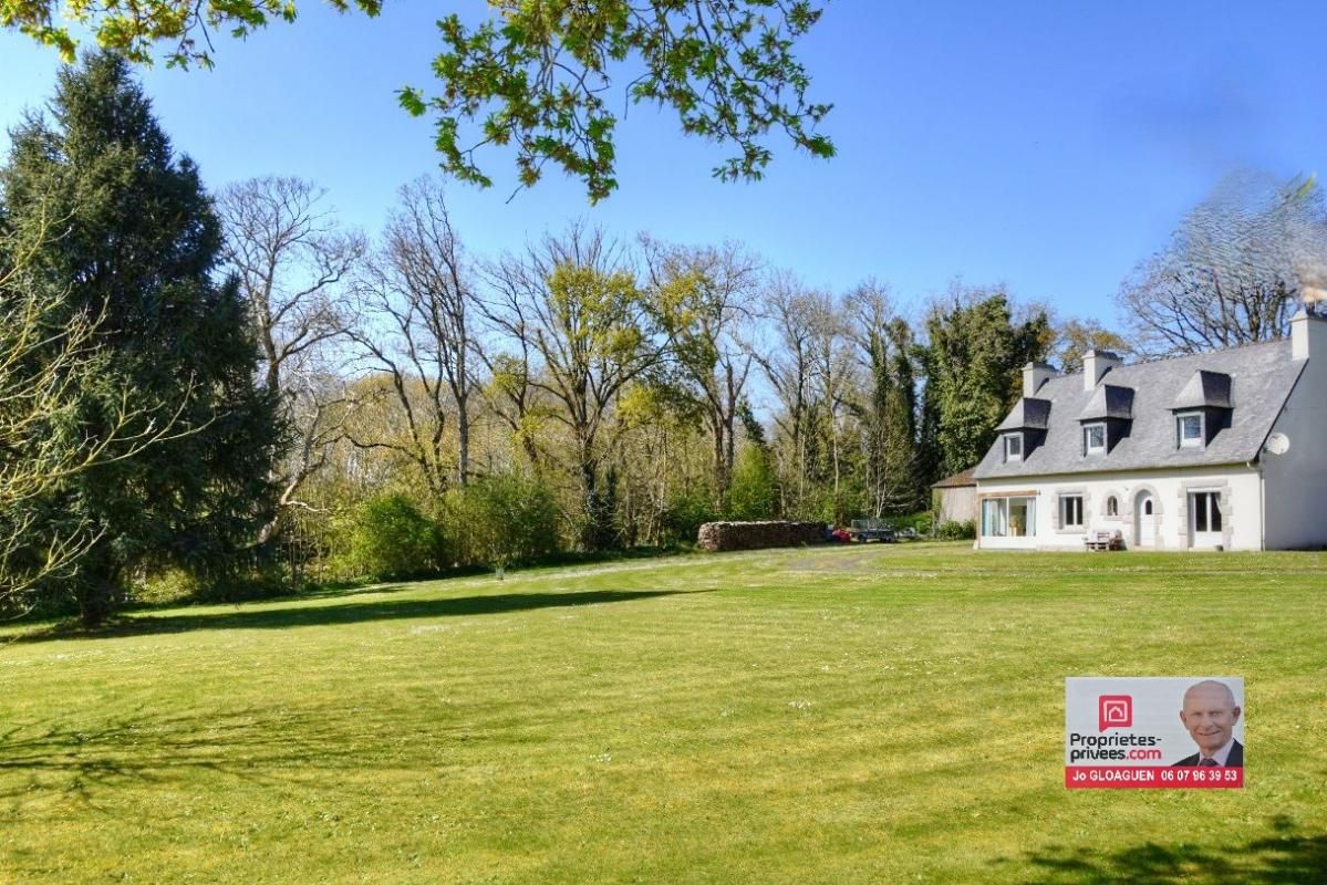 TREGUIER Maison 4 chambres,133 m2, grands garages 2
