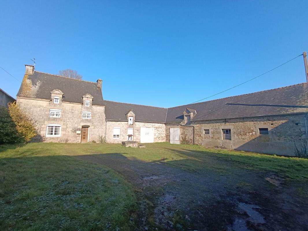 NOYAL-PONTIVY Ancien corps de ferme Noyal Pontivy 420 m2 1