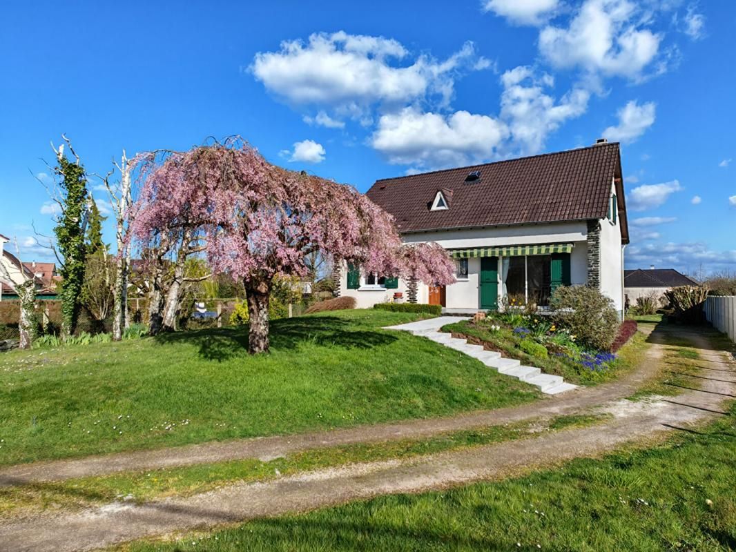 Exclu : Maison familiale sur sous-sol intégral, 4 chambres, habitable de suite, Le Poinçonnet