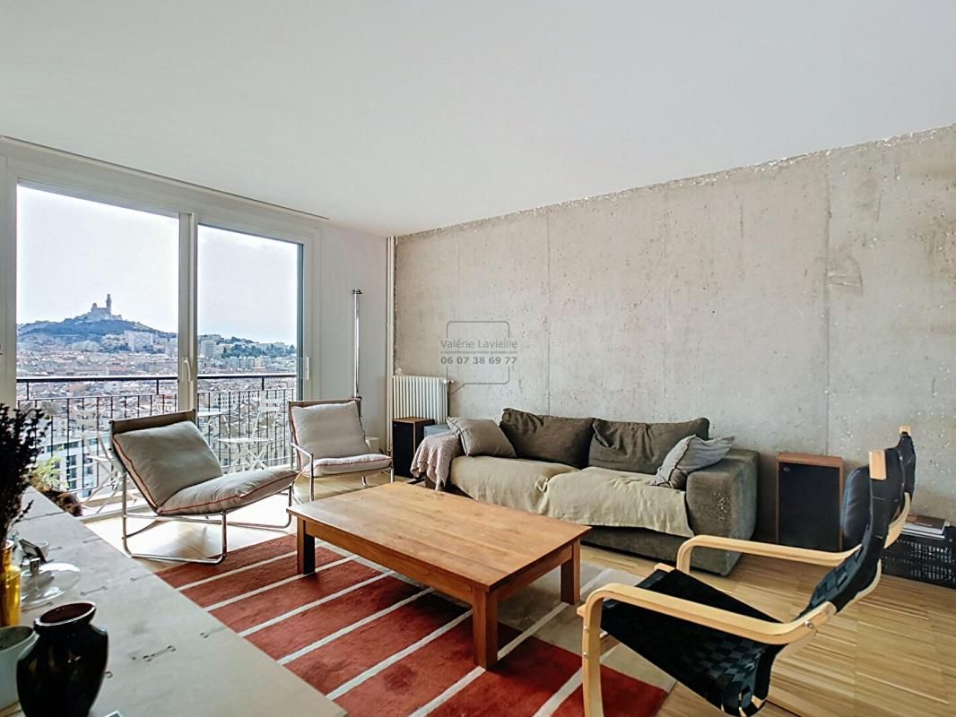 MARSEILLE-1ER-ARRONDISSEMENT MARSEILLE (13001) BOURSE - VIEUX-PORT - Exclusivité - Type 3/4 - 88 m2 - APPARTEMENT D'ARCHITECTE - VUE IMPRENABLE 3