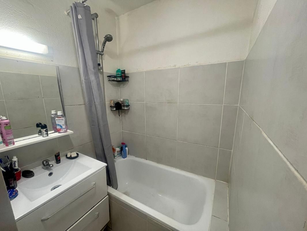 TOULON Investissement Locatif - Studio idéalement situé - Toulon (83000) 3