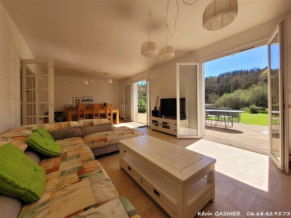MAGNAC-SUR-TOUVRE MAGNAC SUR TOUVRE (16600) : Propriété de 200m2 avec piscine et parc arboré 3