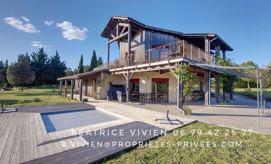 EXCLUSIVITE: RAVISSANTE MAISON! Secteur Montignac -Lascaux. BELLE VUE. 4 chambres. PISCINE. Jardin: 5697 m2