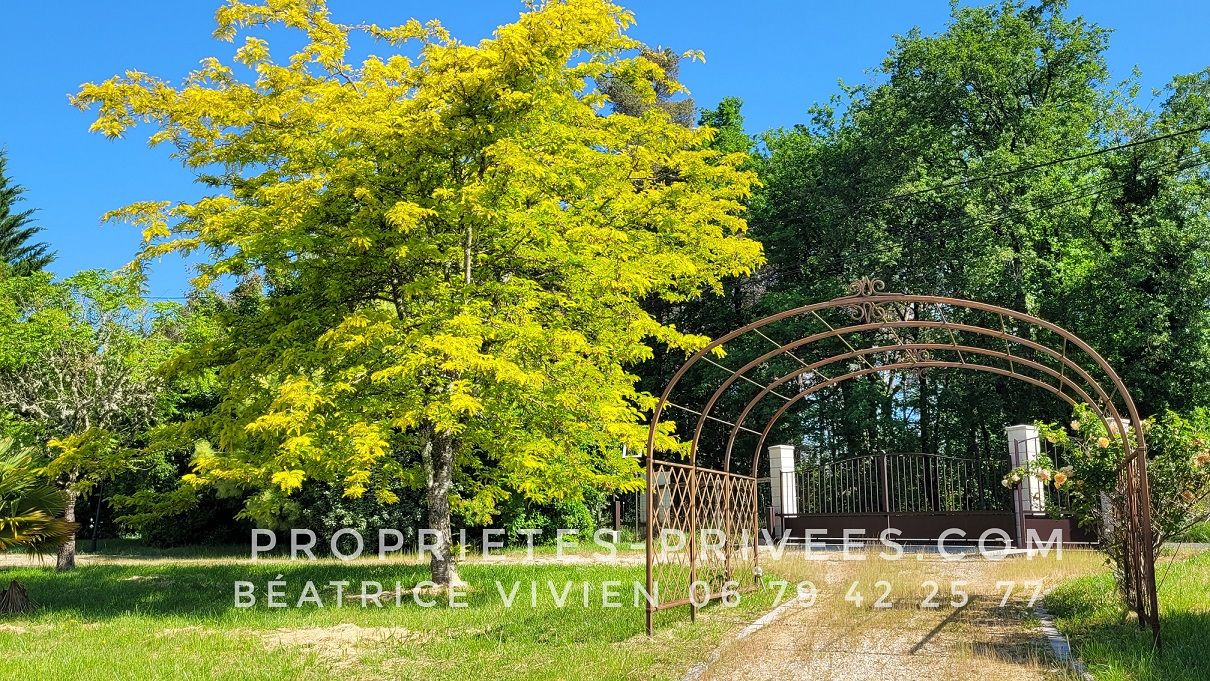 PLAZAC EXCLUSIVITE: RAVISSANTE MAISON! Secteur Montignac -Lascaux. BELLE VUE. 4 chambres. PISCINE. Jardin: 5697 m2 2
