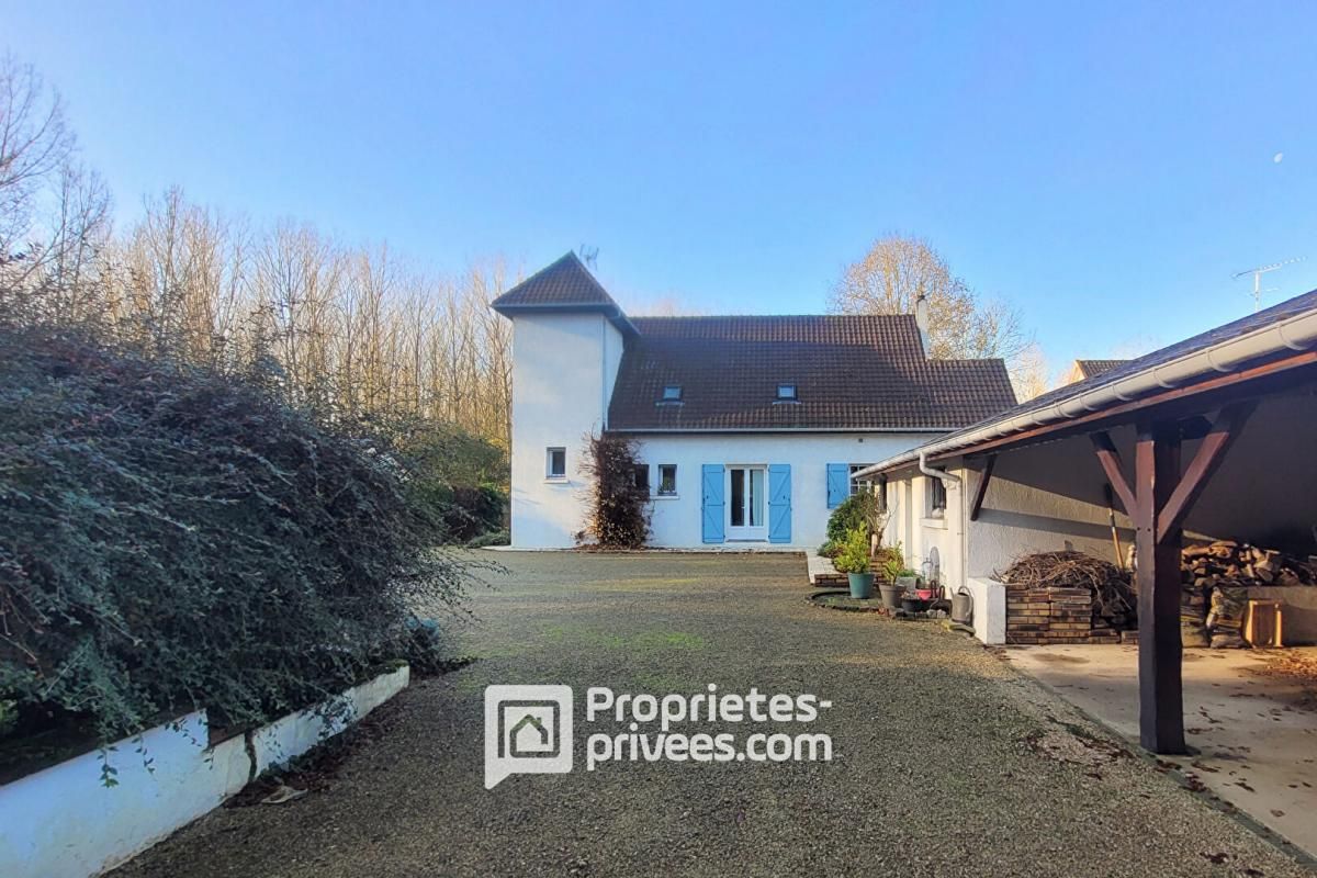 SAINT-MAURICE-MONTCOURONNE Maison familiale et sa dépendance 4