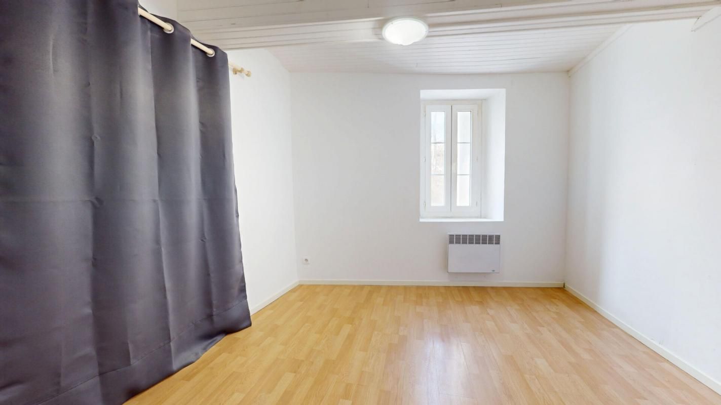 TREBES EN EXCLUSIVITE - MAISON R+2 - 2 CHAMBRES - RENOVÉ 4