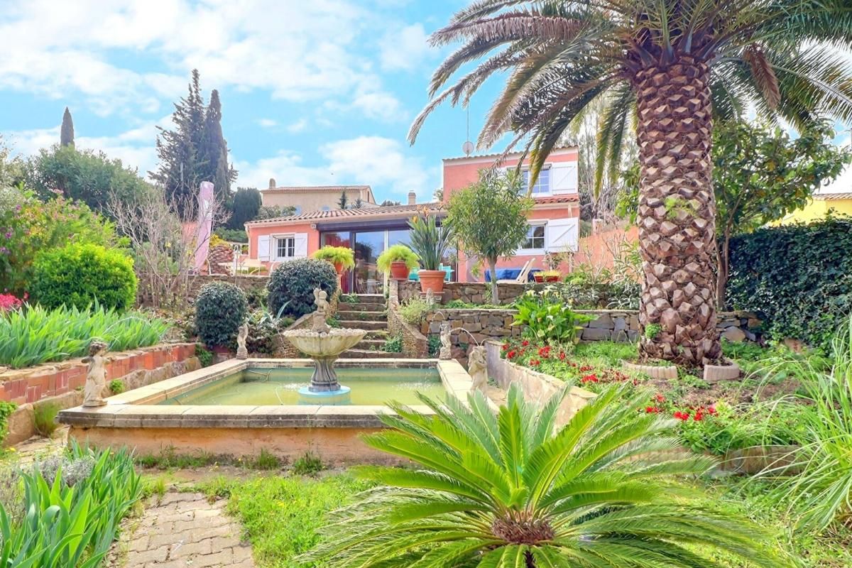 SANARY-SUR-MER Maison Sanary Sur Mer 5 pièce(s) env. 110 m2 + 32 studio 3