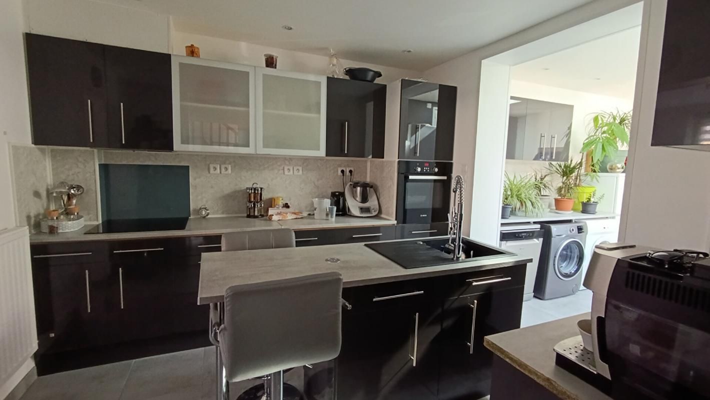 FERE-CHAMPENOISE Maison 5 pièce(s) 90 m2 2