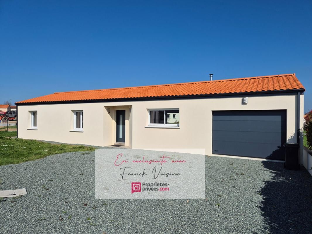 Maison A VENDRE en EXCLUSIVITE - Plain-pied à Saint Prouant avec 3 chambres - 86 m2 sur terrain de  638 m2