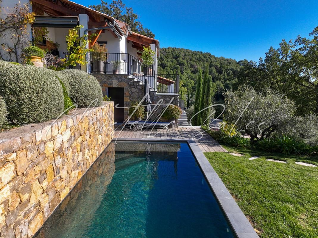 FAYENCE villa de prestige 10 pièce(s) 400 m2 2