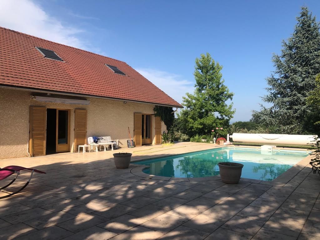 Maison Chelieu 10 pièce(s) 295 m2
