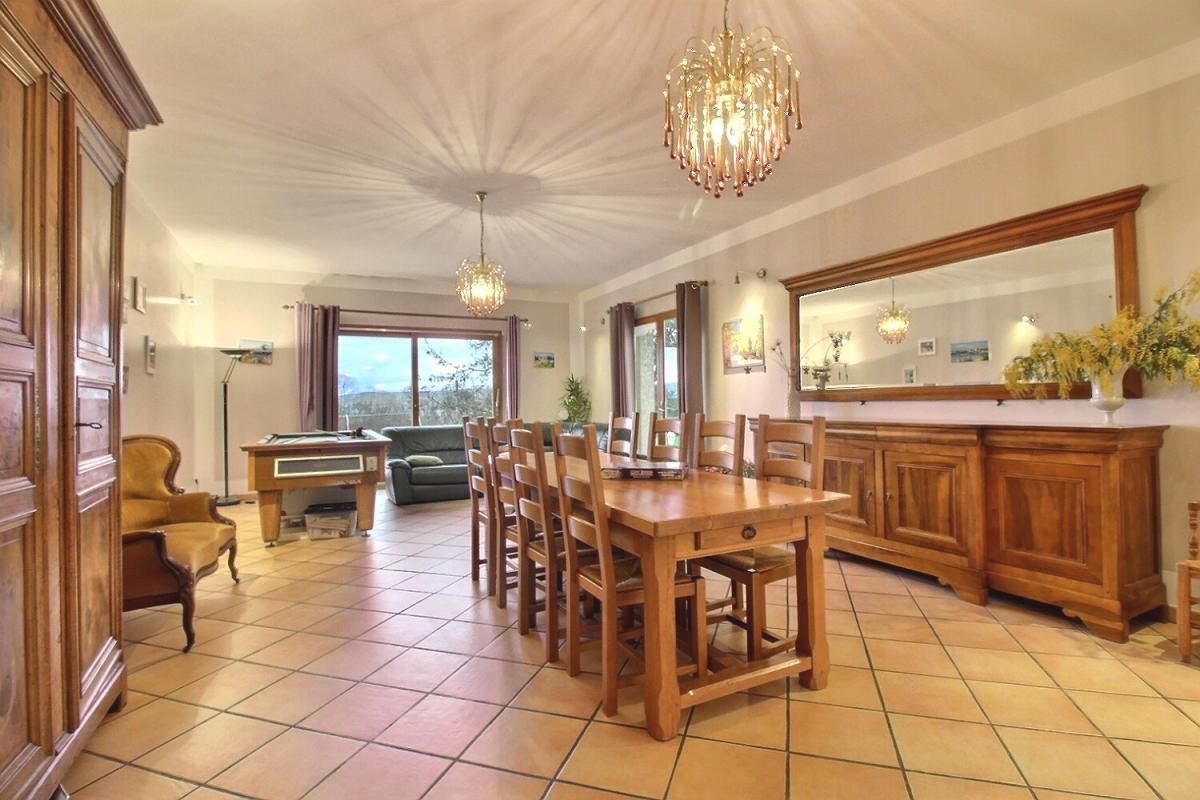 LYON Maison Chelieu 10 pièce(s) 295 m2 3