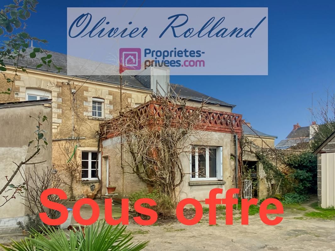 49380 - Thouarcé Maison de village avec dépendances sur jardin de 800 m²