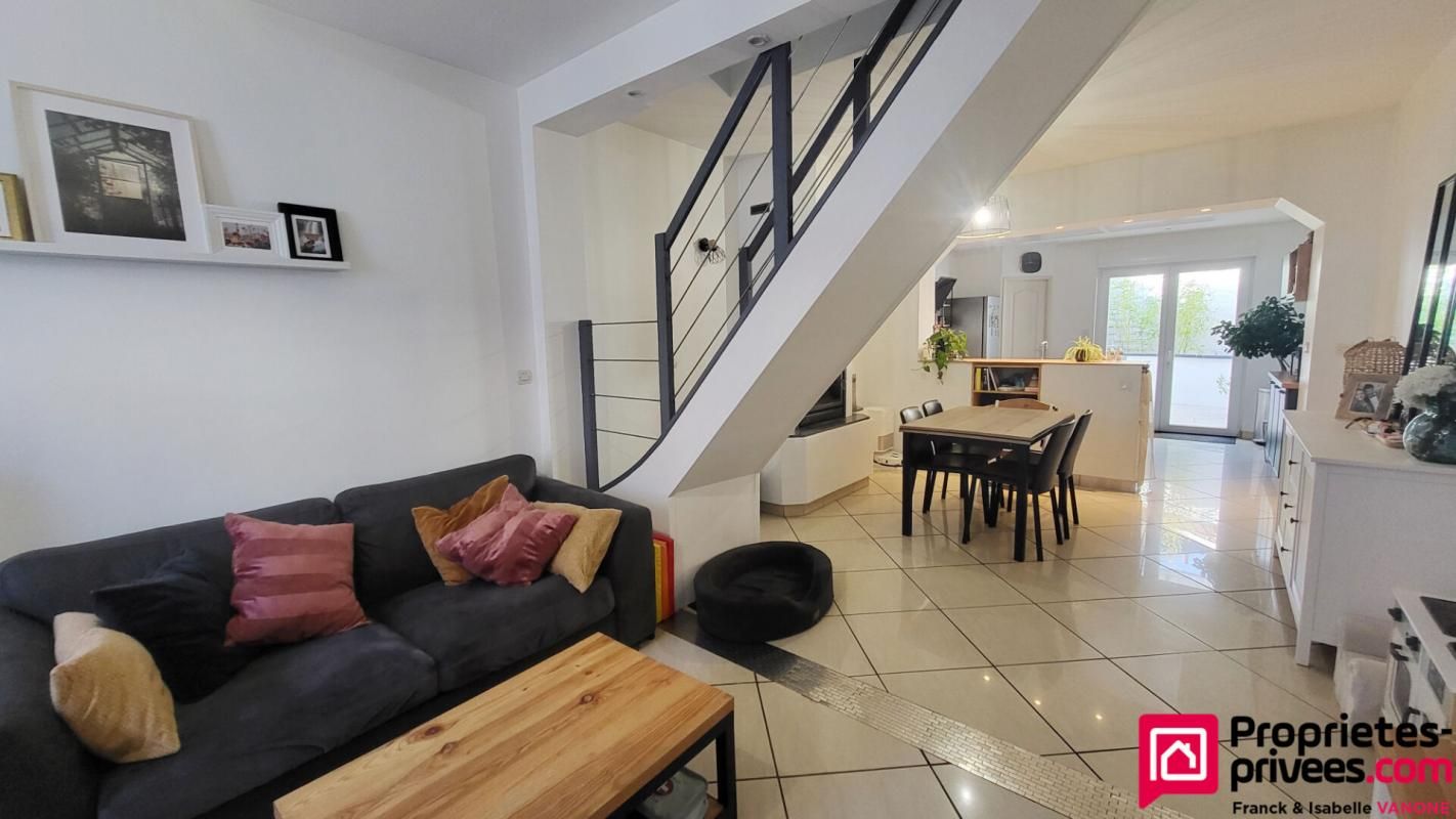PERENCHIES Maison de ville en très bon état - 3 chambres - cours - 81m² 4