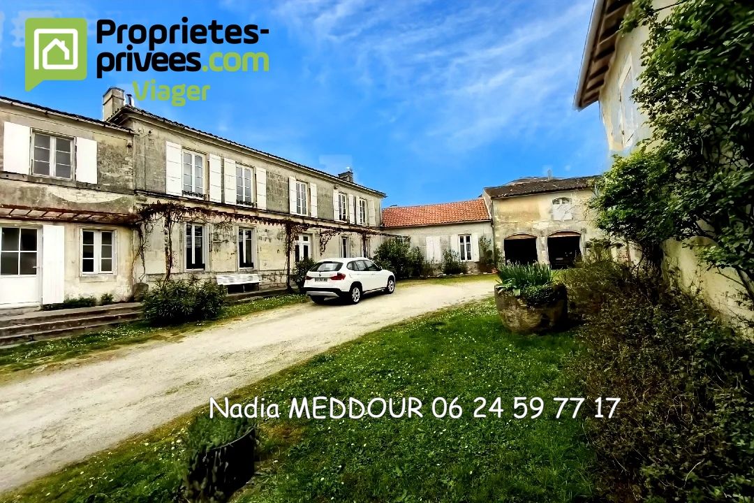 Propriété de caractère+ appartement et chai proche COGNAC