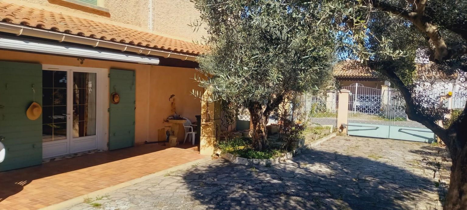 LE PUY-SAINTE-REPARADE Maison Le Puy Sainte Reparade 5 pièce(s) 108 m2 2