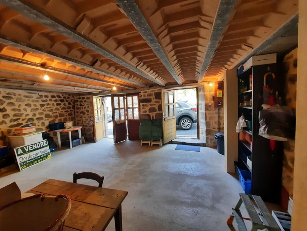 LA ROCHE-CANILLAC Maison La Roche Canillac 3 pièce(s) 102 m2 2