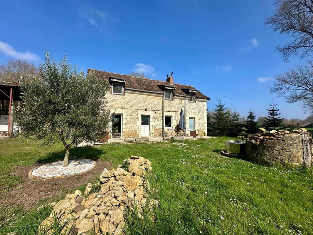 PONTVALLAIN Maison de campagne rénovée avec 11 hectares de forêt - Pontvallain 2