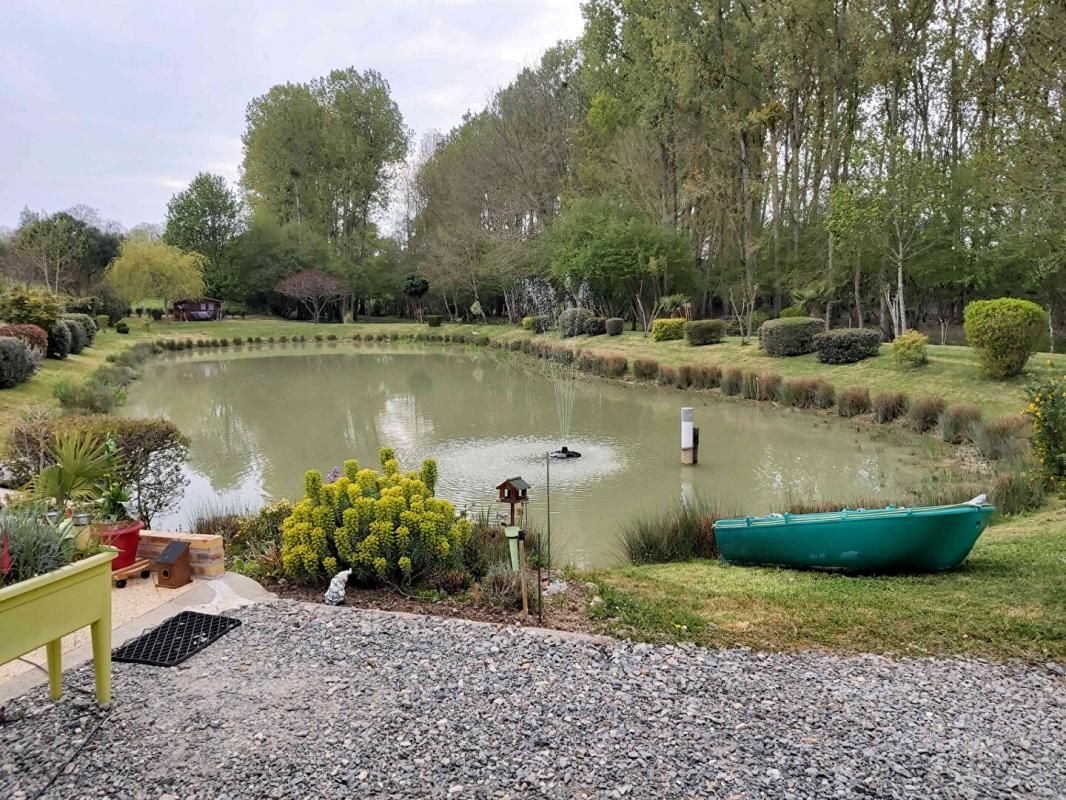 BOUERE Maison Bouère 6 pièce(s) 155 m2 - Terrain 2 hectares 3