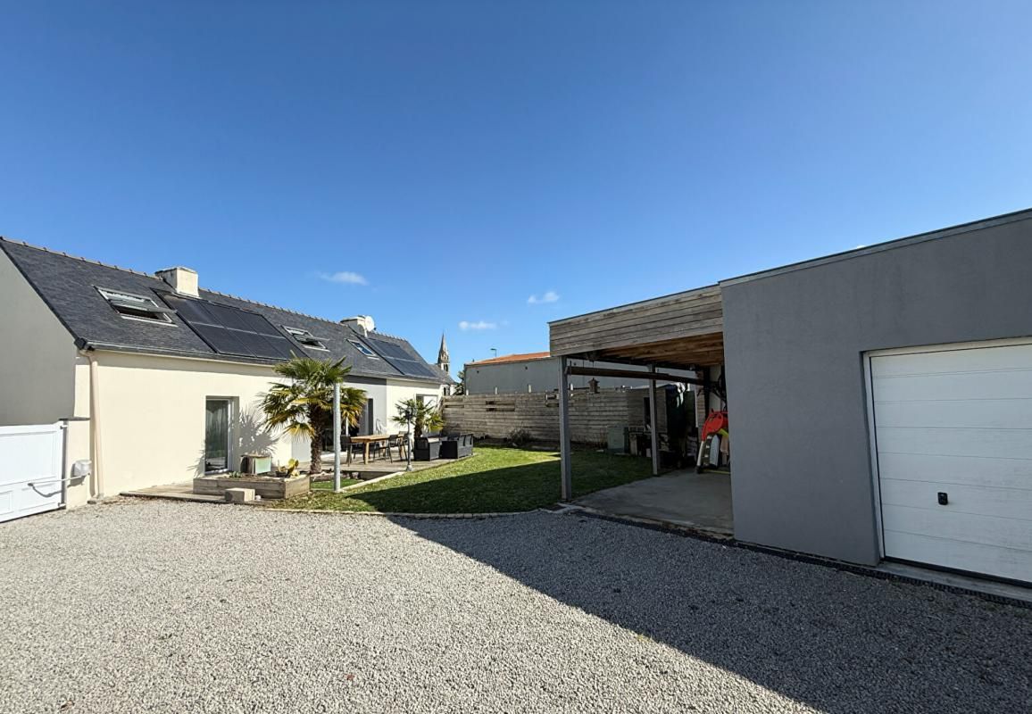 SURZUR EN EXCLUSIVITE SURZUR CENTRE, Maison de 105 m² sur 375 m² de terrain, 4 chambres, Rénovation complète. À deux pas de la place de l'église 4