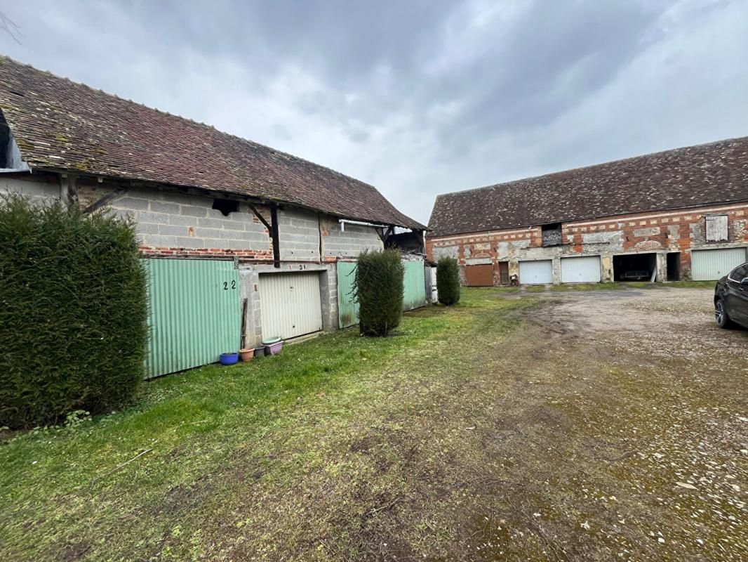 SERIFONTAINE Corps de ferme avec maison, bâtiments 30 garages et hangar aménagé 2