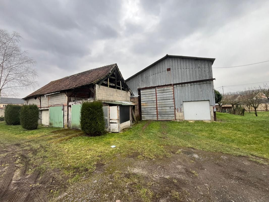 SERIFONTAINE Corps de ferme avec maison, bâtiments 30 garages et hangar aménagé 3