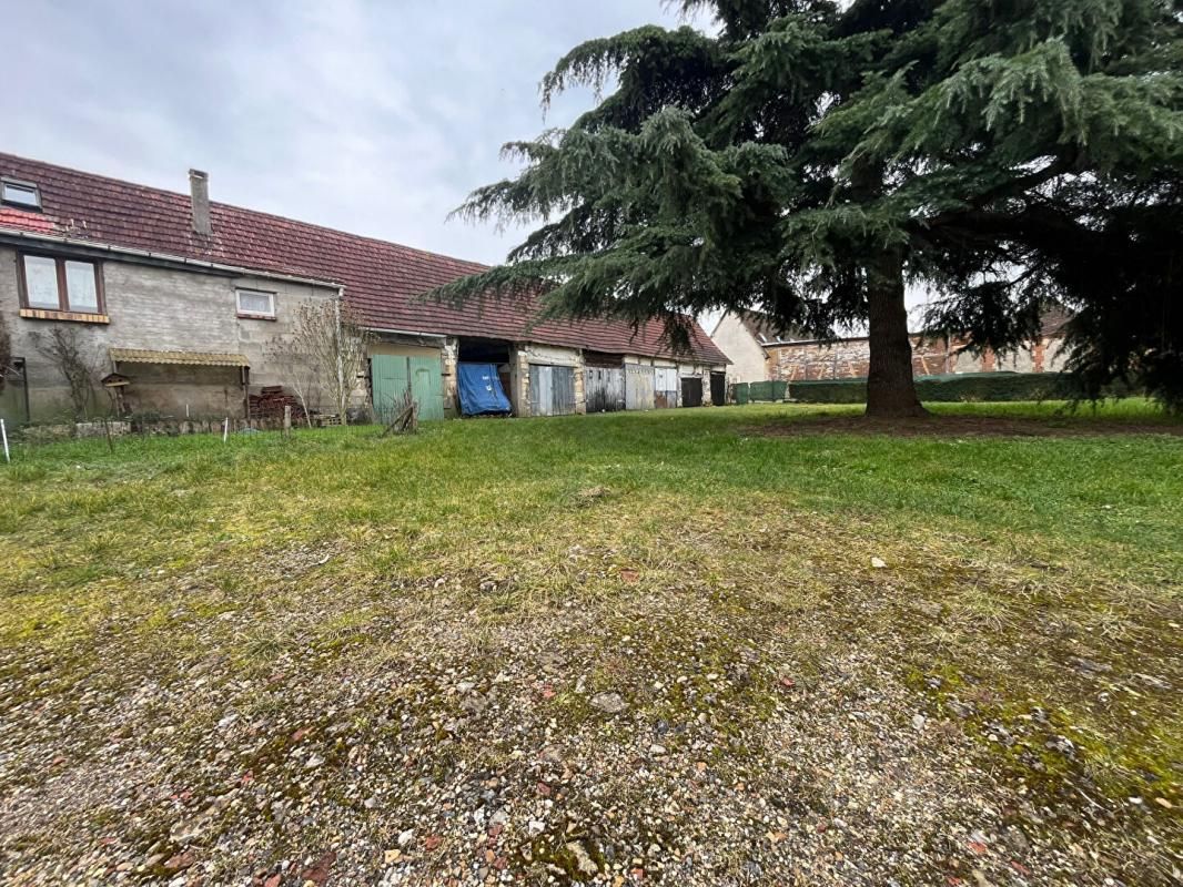 SERIFONTAINE Corps de ferme avec maison, bâtiments 30 garages et hangar aménagé 4