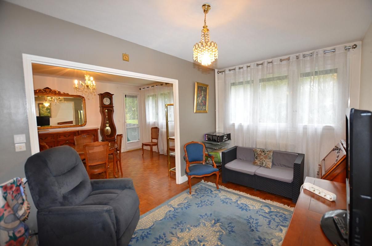 SAINTE-GENEVIEVE-DES-BOIS 91700 Sainte Geneviève des bois - Appartement Rez de Chaussée - 3/4 pièces 75 m² 3