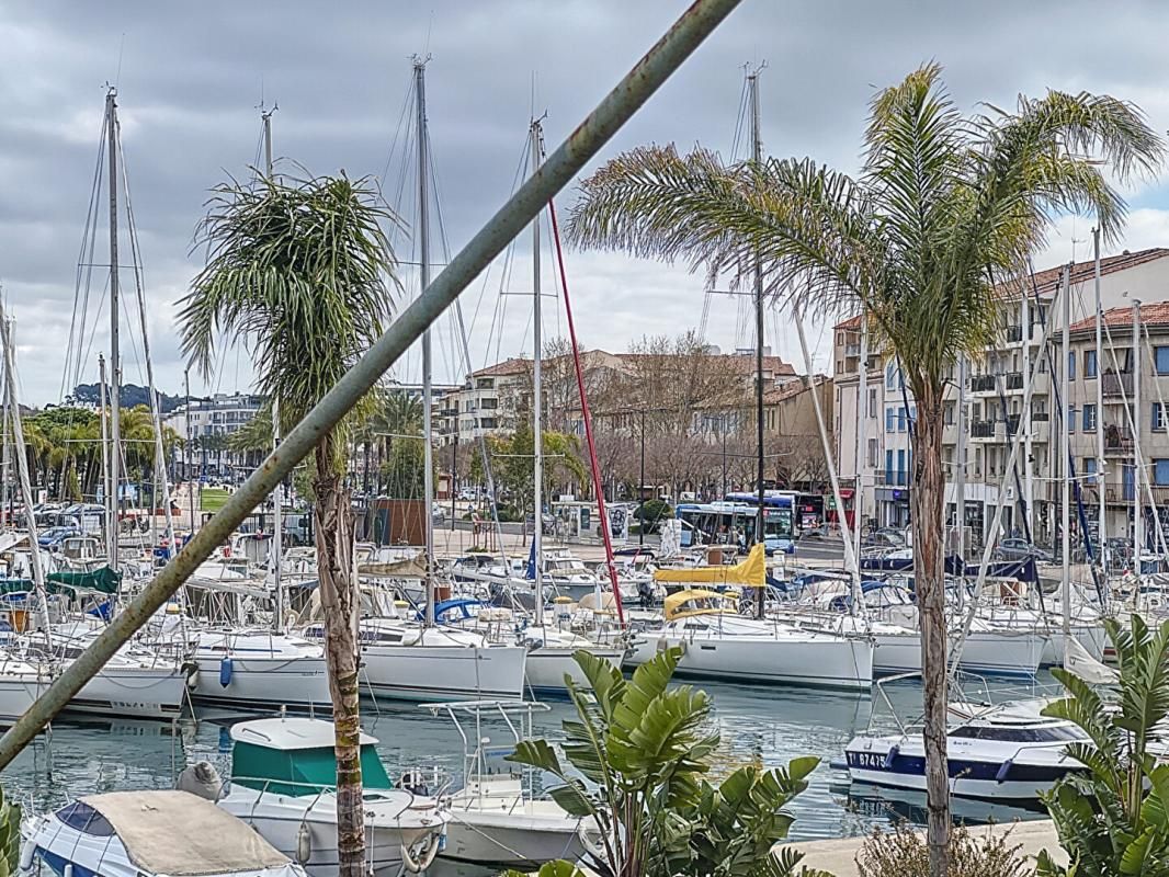 La Seyne/mer ! Spacieux T2 de 38 m2 face au port