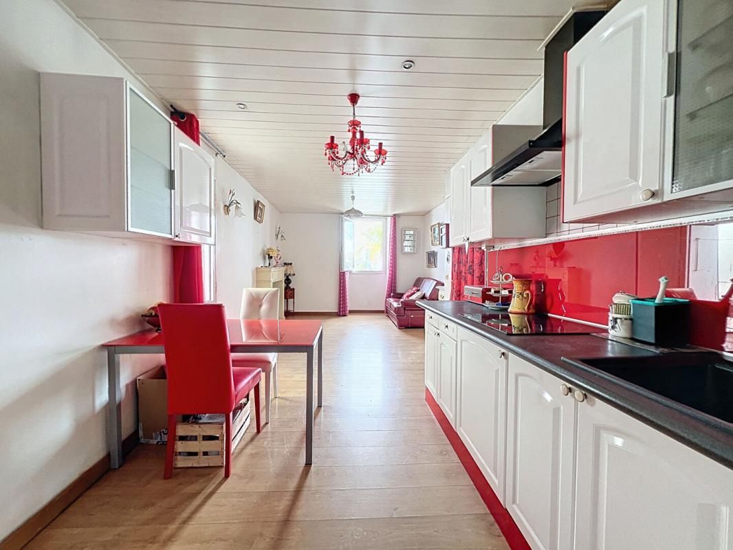 LA SEYNE-SUR-MER La Seyne/mer ! Spacieux T2 de 38 m2 face au port 2