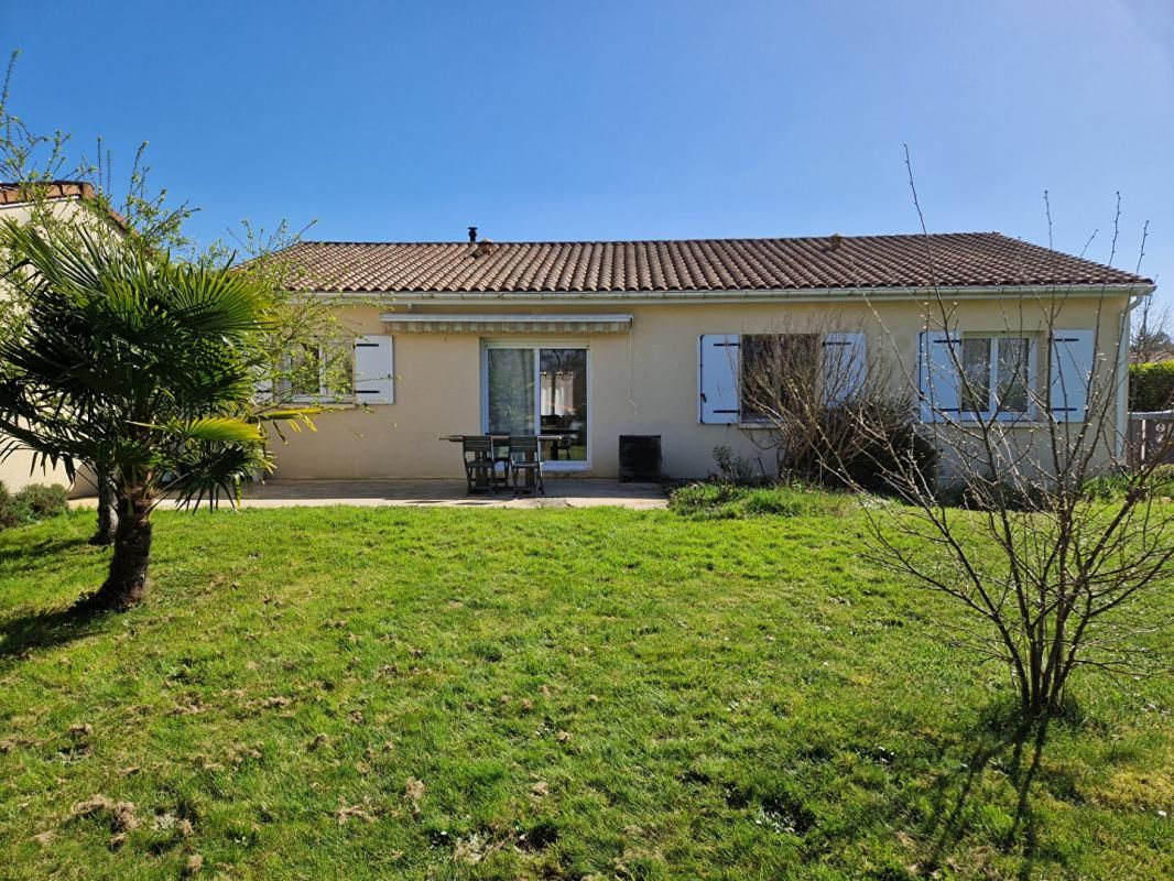 Maison Savigny Lévescault 5 pièce(s) 114 m2