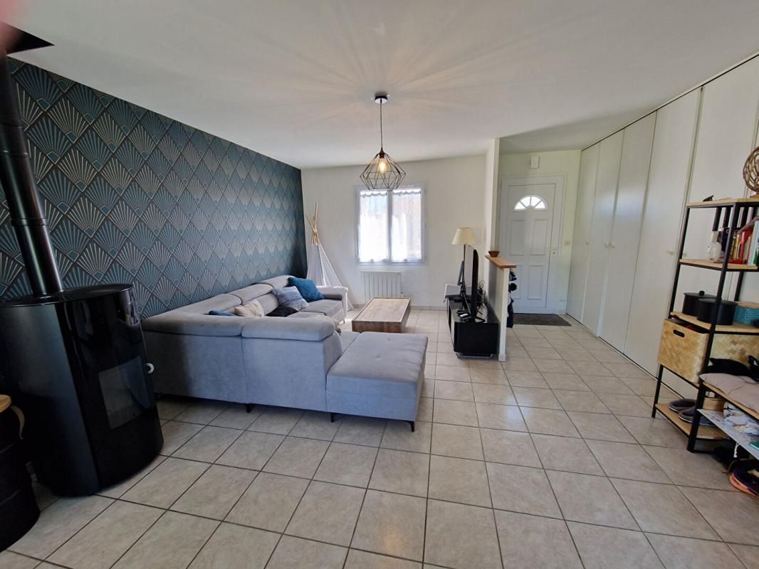 SAVIGNY-LEVESCAULT Maison Savigny Lévescault 5 pièce(s) 114 m2 3