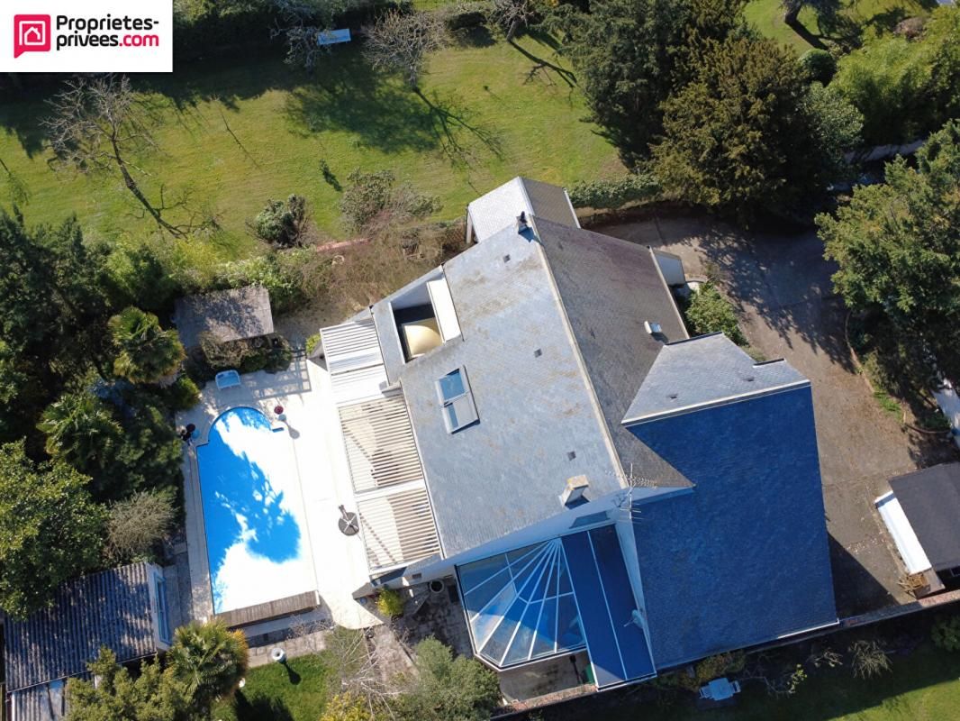 Demeure de prestige 8 pièce(s) 263 m2- MONTARGIS