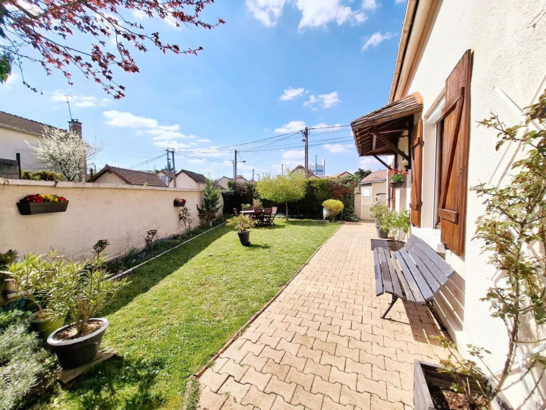 TROYES Charme de l'Ancien et Confort Moderne pour cette maison des années 30 2
