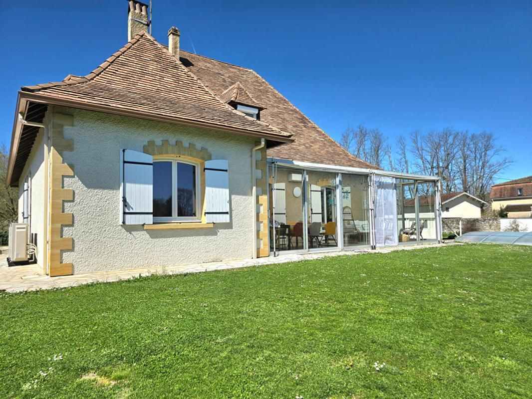 PORT-SAINTE-FOY-ET-PONCHAPT Maison Périgourdine de type 5, sur un terrain de 2340 m², piscine et car port 3